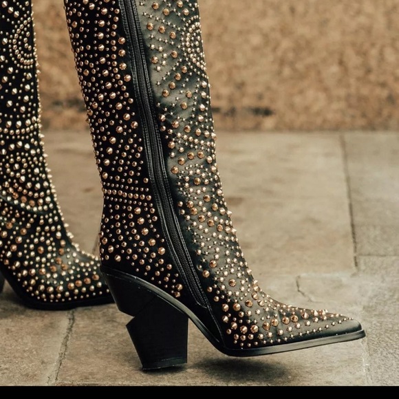 Studded boots! - Picture 2 of 4